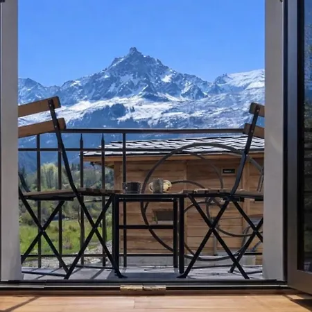 Overlooking Mont Blanc With Parking シャモニー