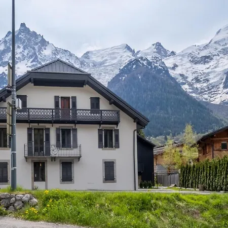 Апартаменти Overlooking Mont Blanc With Parking *